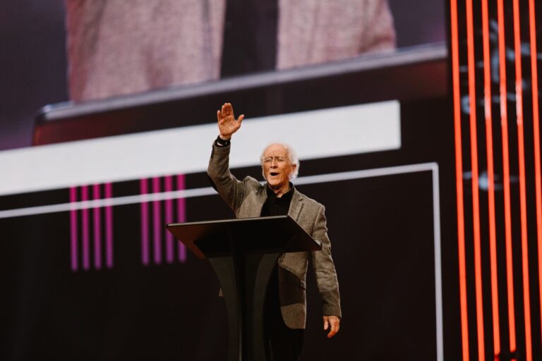 John Piper avertit que «même un peu ivre» peut entraver la proximité de Dieu