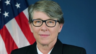 Le vice-amiral Joanna M. Nunan, ci-dessus, a été la première femme surintendante de l'US Merchant Marine Academy de 2022 au 24 juin 2025.