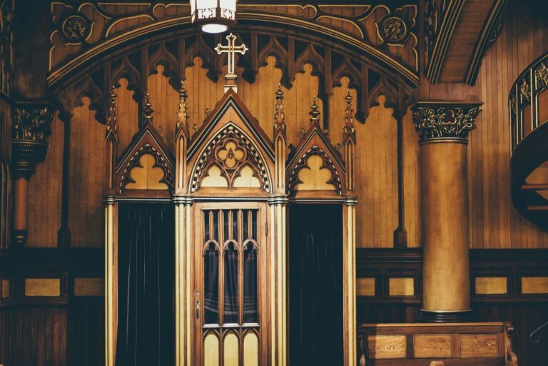 Les dirigeants orthodoxes poursuivent l'État de Washington au sujet de la loi obligeant les prêtres à violer le sceau confessionnel