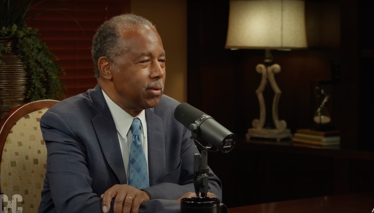Ben Carson suggère que les batailles culturelles «illogiques» indiquent la guerre spirituelle: «Forces au travail»