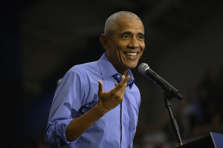 Barack Obama suggère que les hommes ont besoin d'amis gays pour apprendre «l'empathie et la gentillesse»