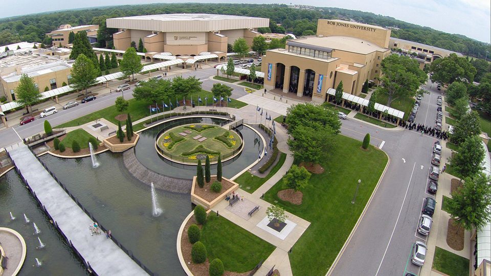 Cette semaine dans l'histoire chrétienne: Bob Jones University Exonerated, infirmière missionnaire martyrisée