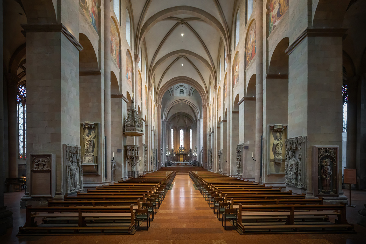 Pourquoi l'intérêt actuel pour l'église et le sacré me concerne