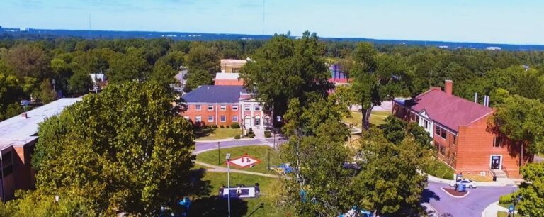 Battles universitaires affiliées à l'église épiscopale pour survivre après la décision de révoquer l'accréditation a confirmé