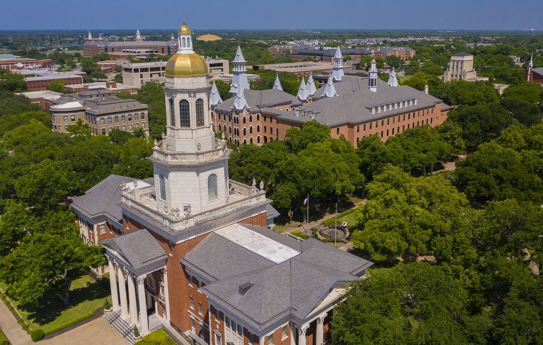 Baylor cite le code d'éthique sexuelle pour retourner 643 000 $ de subvention LGBTQ +; Le groupe libéral appelle l'inversion «effrayant»