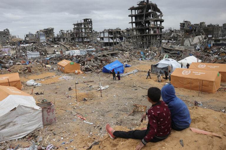 GHF annonce que le Hamas a assassiné 12 employés d'aide, torturé d'autres personnes pendant les efforts de secours de Gaza