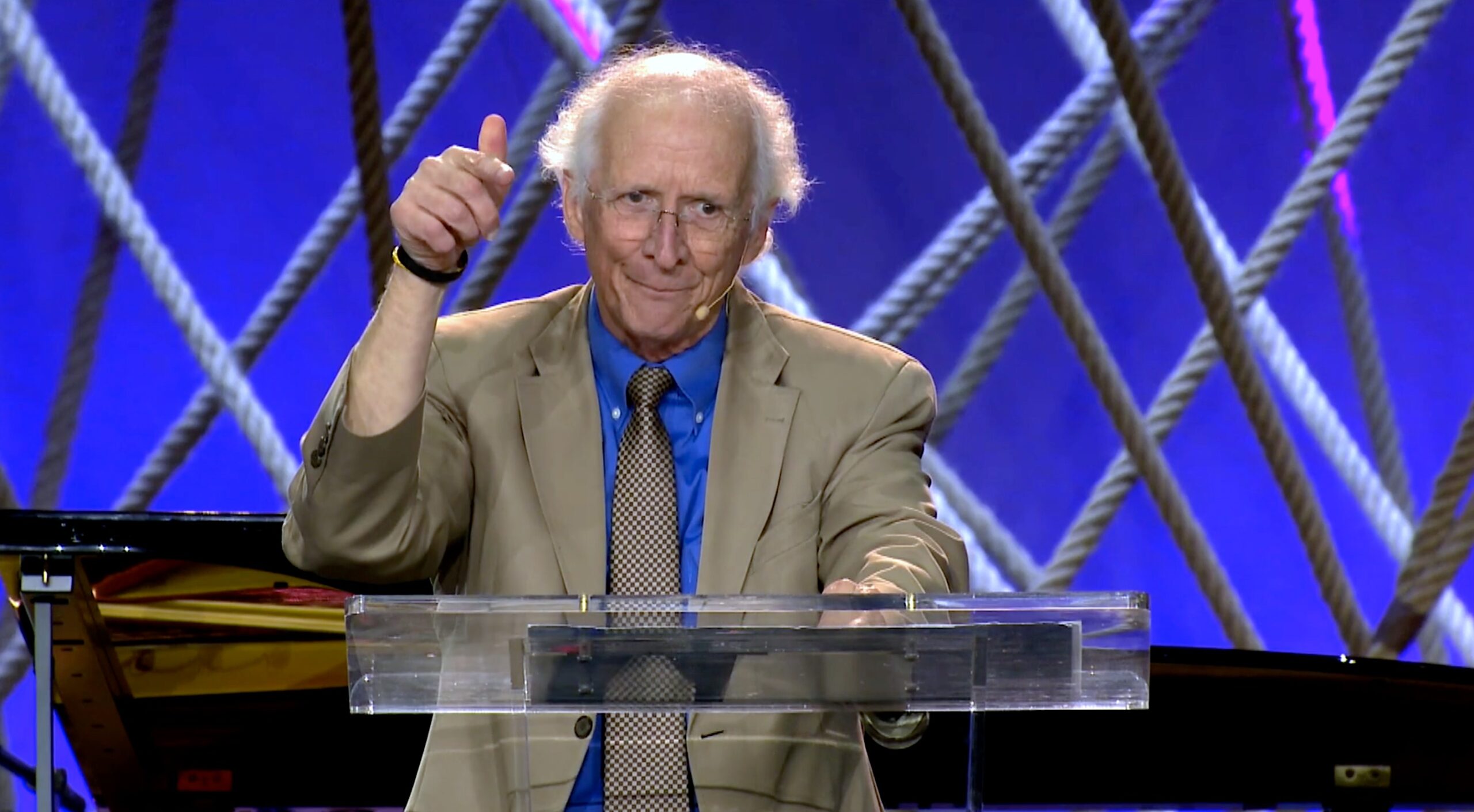 John Piper partage 4 normes bibliques pour tester les prédicateurs Internet