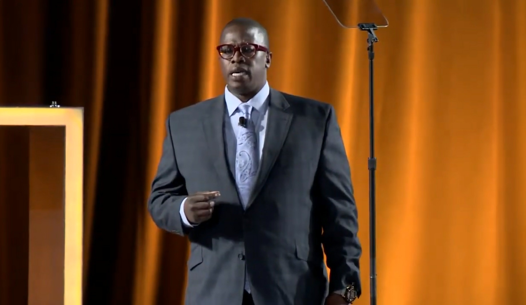 L'acteur allègue que le VP de Tyler Perry Studios VP, l'a violé