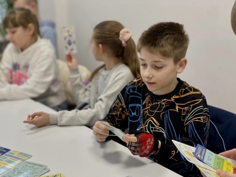 Dans la guerre ravagée par l'Ukraine, les camps bibliques offrent des soins de traumatologie à des milliers d'enfants