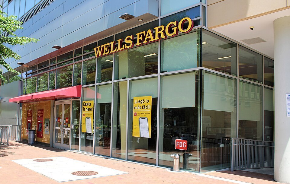 Texas Megachurch Pastor dit que les escrocs ont volé 18 000 $ en faisant semblant de travailler pour Wells Fargo