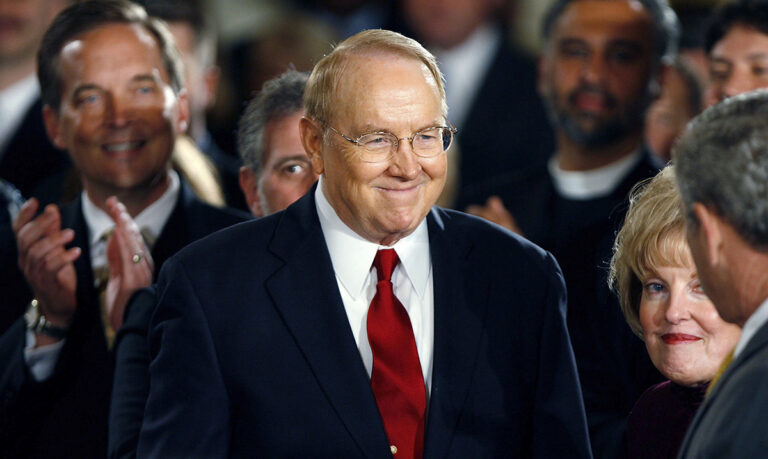 Un hommage à l'homme derrière le Dr James Dobson
