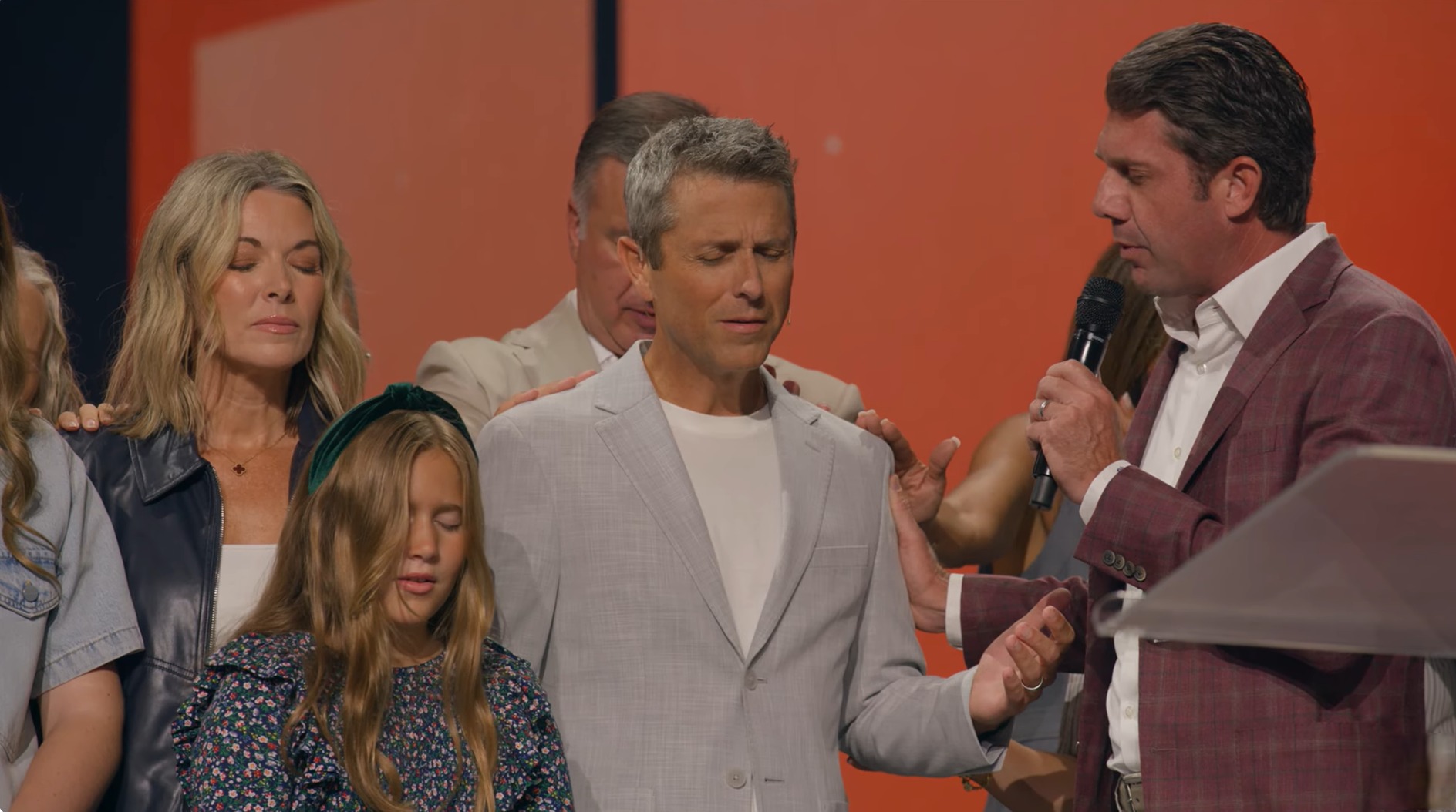 Gateway Church tourne officiellement Page sur Robert Morris avec l'installation de Daniel Floyd