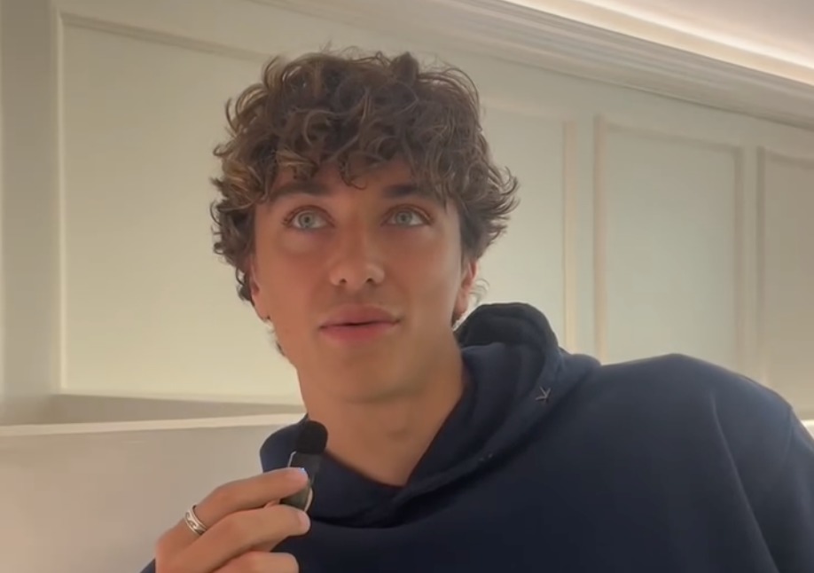 `` L'été je suis devenu joli 'la star Gavin Casalegno utilise la plate-forme pour partager la foi:' Dieu veut vous tous ''