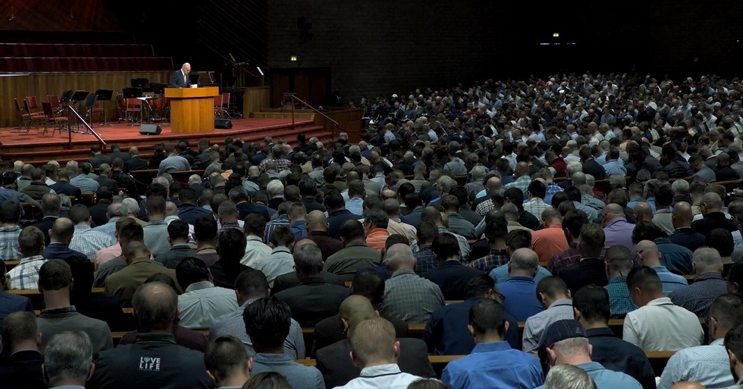 Grace Community Church poursuivie par d'anciens employés, condamnée à une amende pour l'incident de l'exposition à l'amiante