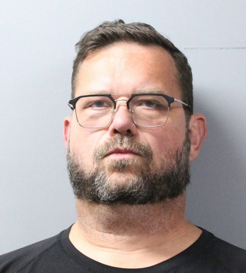 Chet Snyder, The Journey Fairfield Pastor, confronté à plusieurs accusations d'agression sexuelle