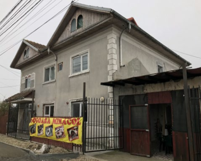 La maison de Buftea en Roumanie où Paul Havsgaard aurait abusé sexuellement de plusieurs enfants.