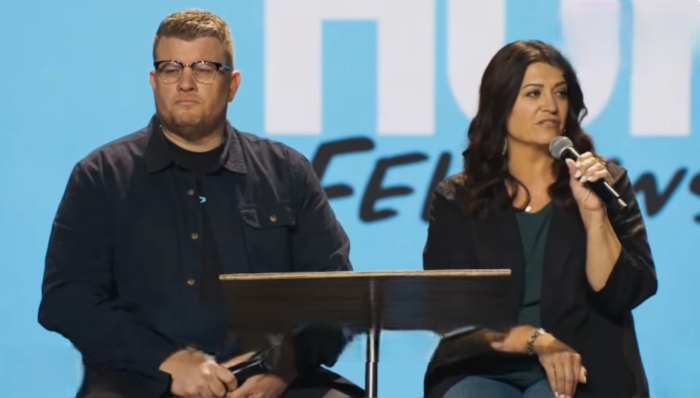 Aaron Alexander (L) et Angela Linz (R) sont les exécutifs exécutifs et co-intérimaires des pasteurs de Hope Fellowship dans le nord du Texas.
