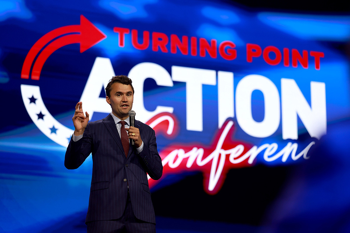 Femme arrêtée pour avoir vandalisant Charlie Kirk Memorial demandant maintenant de l'argent sur GoFundMe