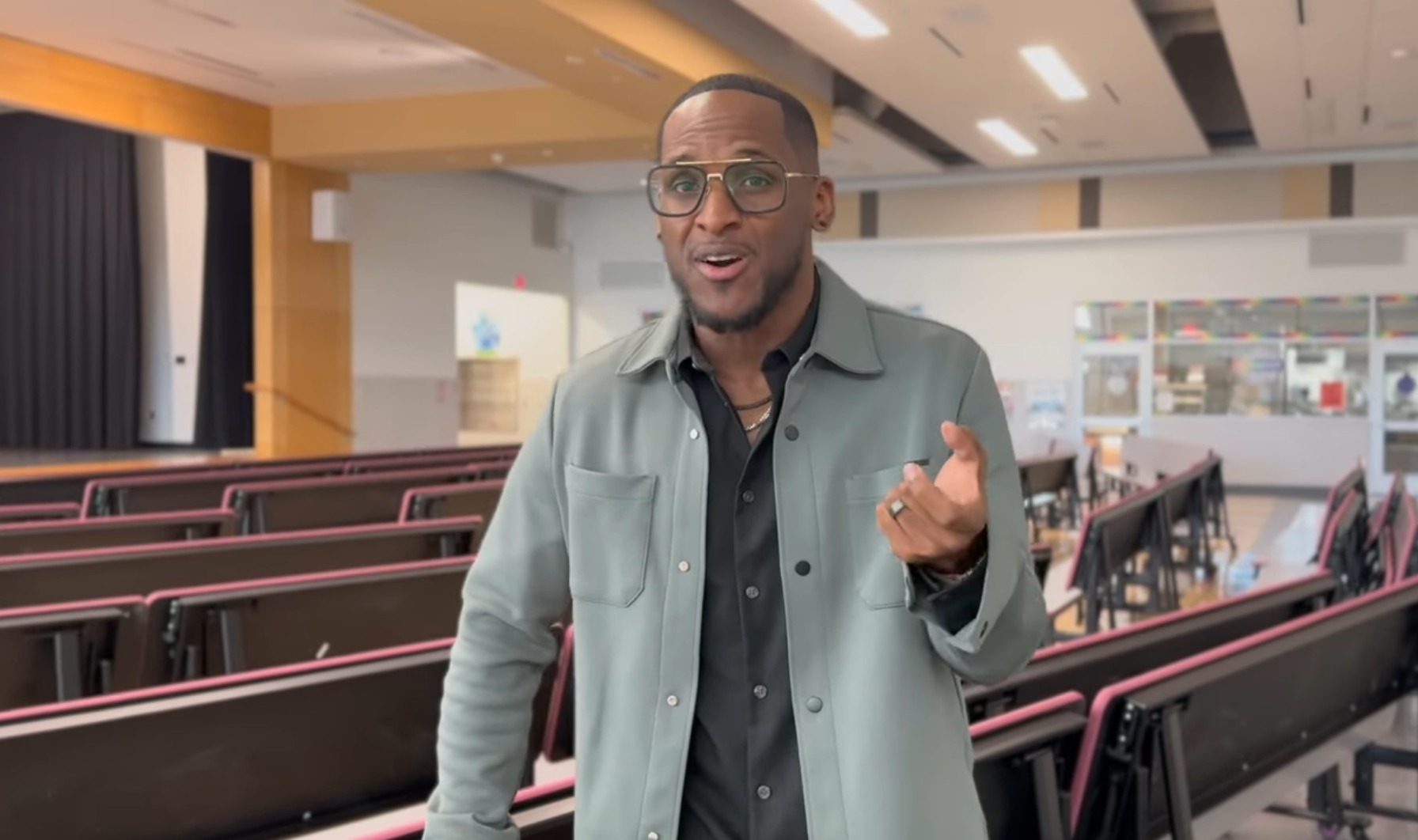 Journey Fort Worth Pastor Diego Fuller nie l'agression sexuelle à l'ancien paroissien après l'arrestation