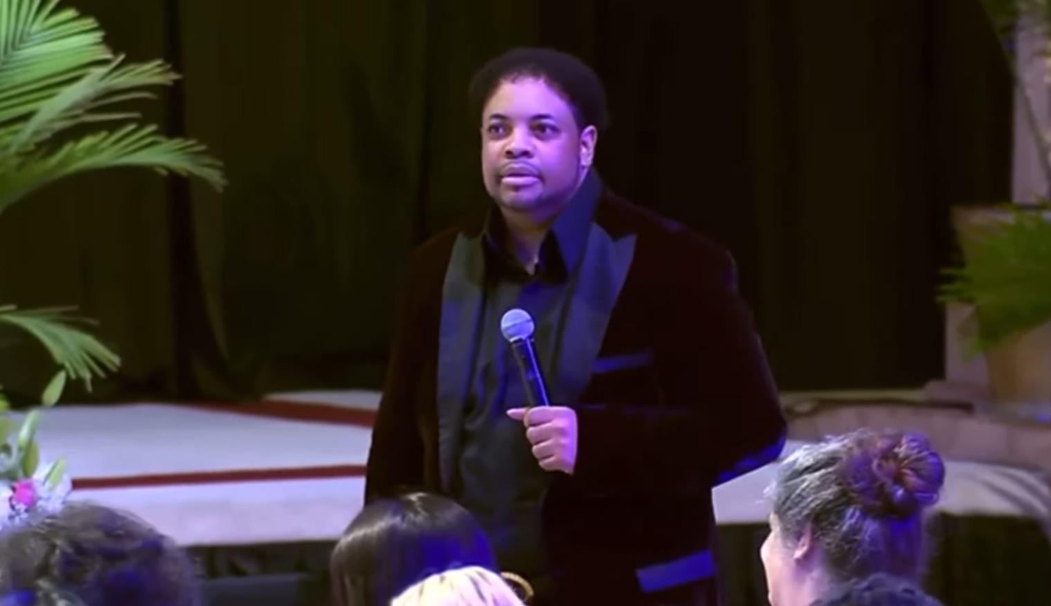 Le télévangéliste David Taylor aurait exhorté les partisans à se blesser, la police