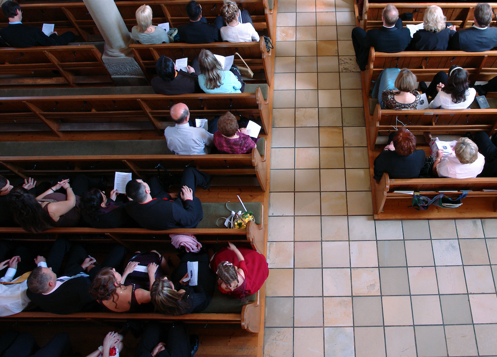 Les églises qui ne prêchent pas sur le péché sont un «blow corporel »car de nombreux chrétiens rejettent les enseignements de base: Barna