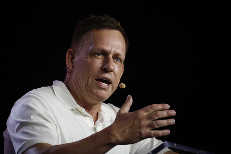 Actes 17 Collective tire le billet du participant pour la série de conférences «Antichrist» de Peter Thiel