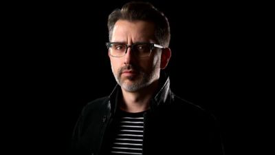 Le cinéaste Dan Brown Jr. a été arrêté à l'extérieur d'un Planned Parenthood à Pomona, en Californie, le 17 octobre 2025, alors qu'il tournait des images pour un documentaire.