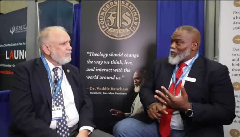 Le pasteur dit qu'il s'est «refusé l'accès» à la chapelle interconfessionnelle par un religieux islamique à l'aéroport de DFW