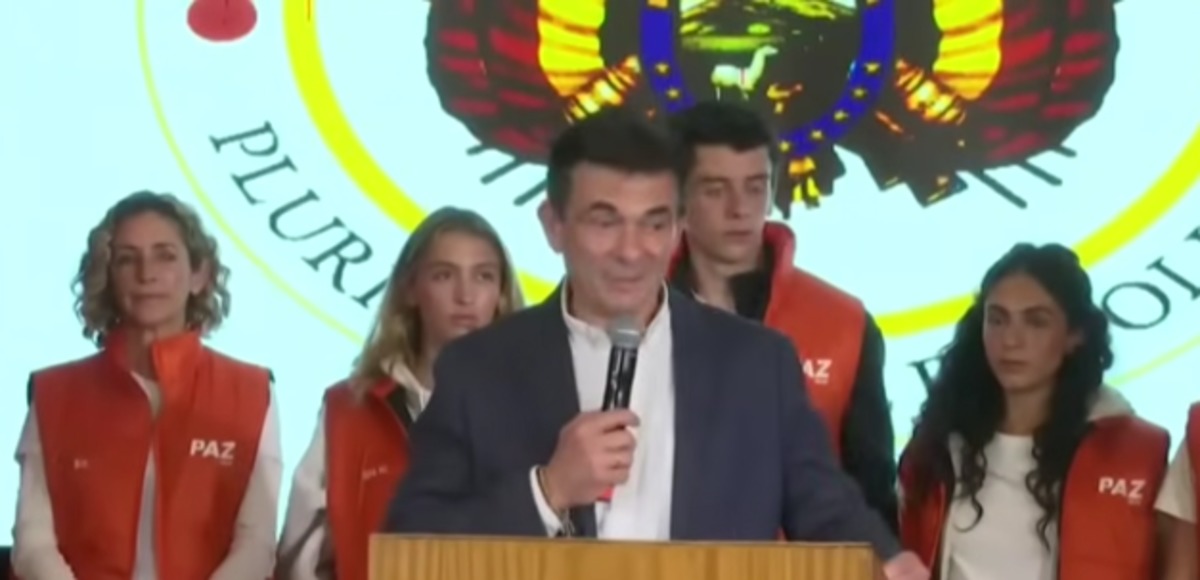 Le président élu bolivien Rodrigo Paz remercie Dieu après que sa victoire électorale ait mis fin à des décennies de contrôle de la gauche