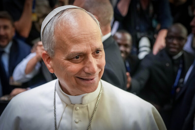 Le pape Léon se dit opposé à l'ouverture des frontières et fustige l'expulsion des immigrés illégaux par Trump