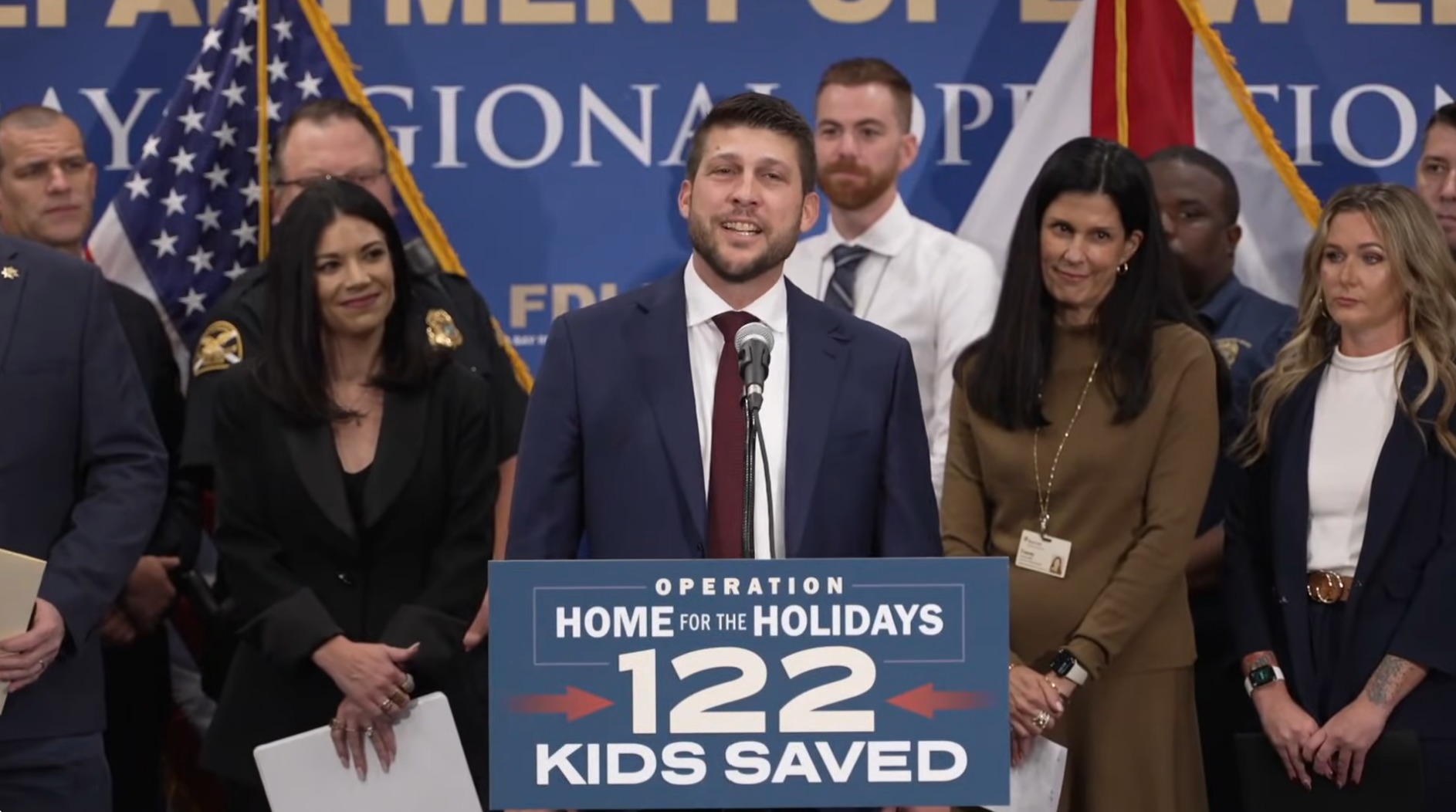 Florida AG menace les prédateurs d'enfants de la « peine de mort » après avoir annoncé le sauvetage de 122 enfants