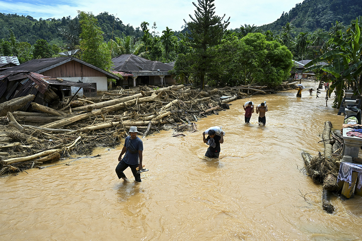 Des groupes humanitaires chrétiens se mobilisent après que des tempêtes meurtrières ont touché des millions de personnes et tué plus de 1 000 personnes en Asie