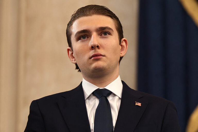 Barron Trump s'intéresse aux rêves surnaturels et est « très proche » de devenir chrétien (pasteur)