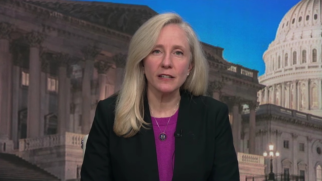 Spanberger nomme un agent du FBI lié au mémo sur les catholiques « radicaux » à un poste de sécurité publique