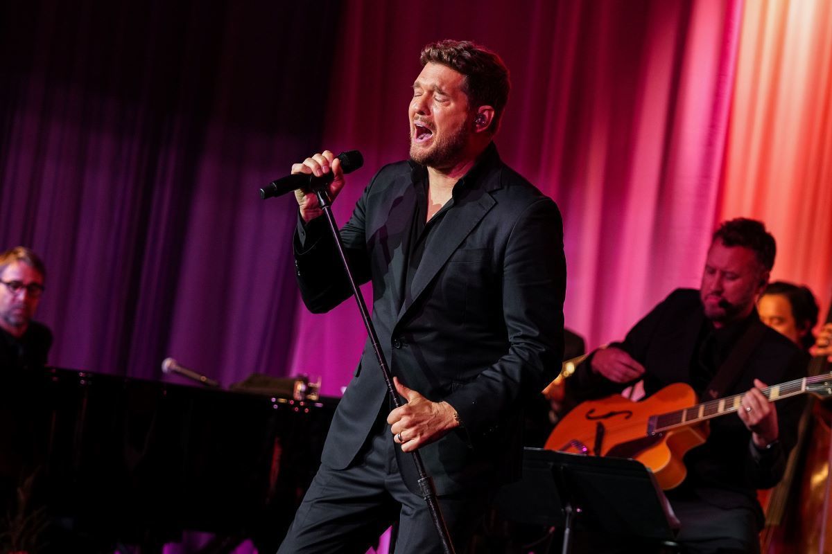 Michael Bublé déclare que « la musique est un don de Dieu » lors de sa rencontre avec le pape Léon