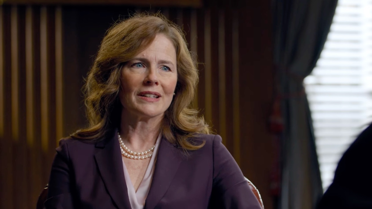 Amy Coney Barrett met en garde contre les attaques contre la liberté d'expression au Royaume-Uni et discute de la décision Dobbs