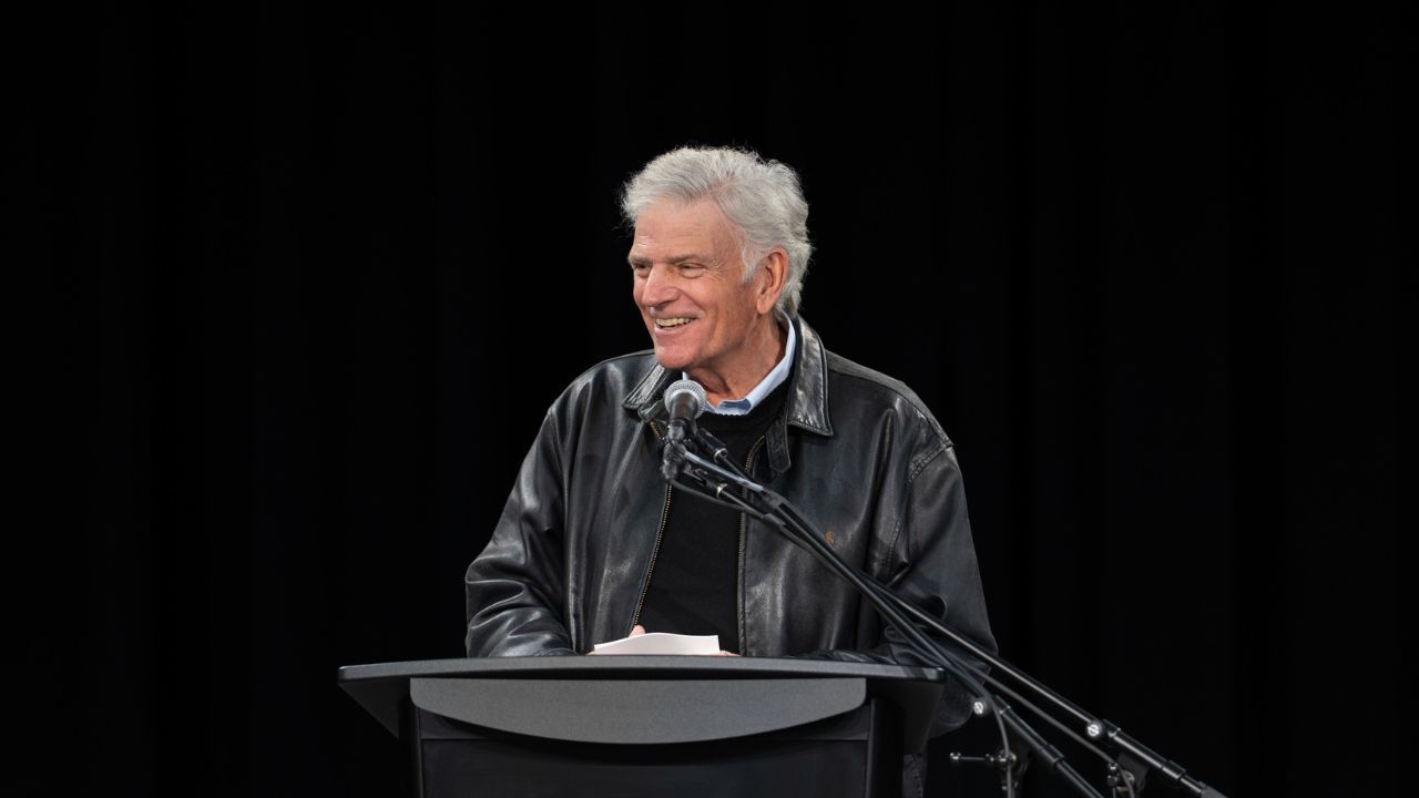 Franklin Graham attribue la fréquentation croissante des églises au rejet par les jeunes du « socialisme anti-Dieu »