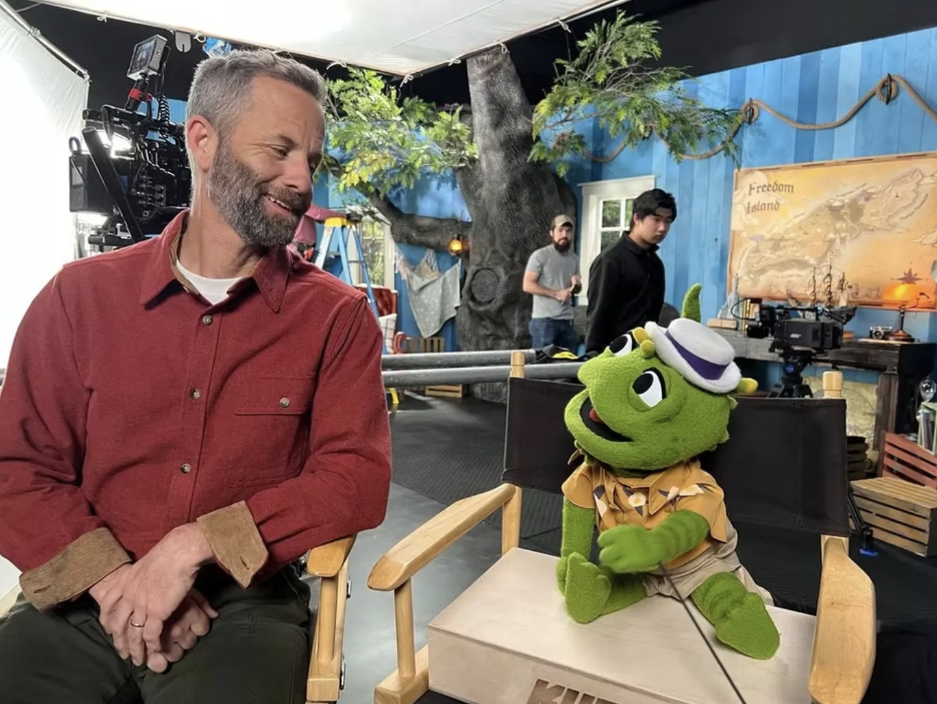 Kirk Cameron revient avec la saison 2 de "Iggy and Mr. Kirk", parle d'identité, d'IA et d'éducation des enfants à l'ère numérique