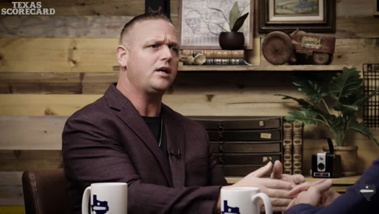 Un condamné réformé demande pourquoi les livres sur le thème des adultes refusés aux détenus du Texas sont disponibles dans les bibliothèques scolaires