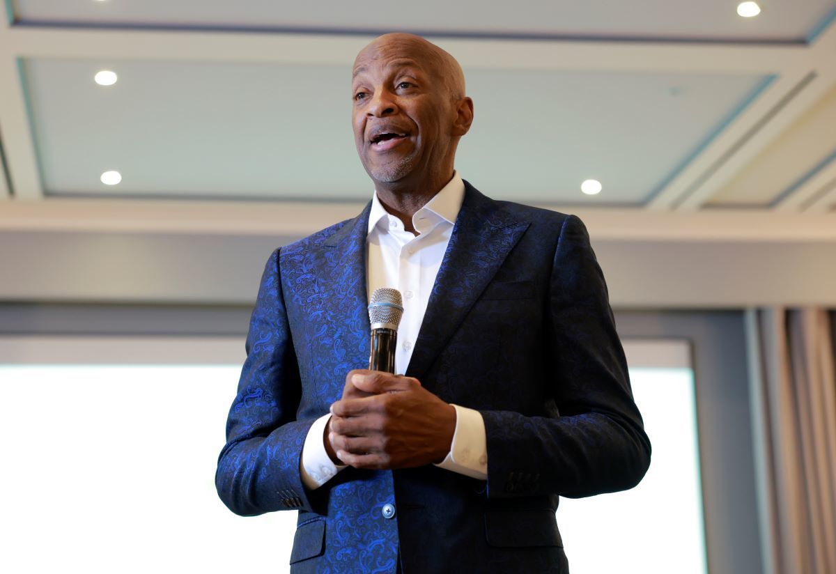 Donnie McClurkin dit qu'il « sera justifié » après les allégations de viol d'un ancien paroissien