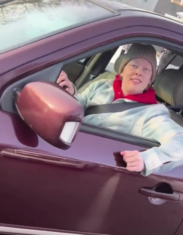 Nouvelle vidéo de Renee Good filmant des surfaces du point de vue d'un agent ICE