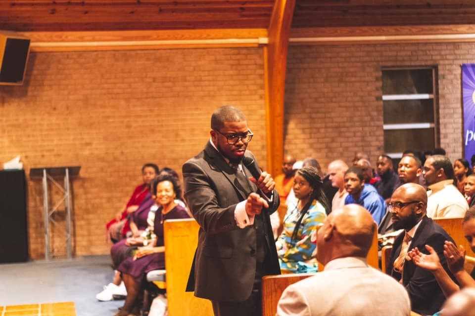 Le « prophète » Brian Carn plaide coupable d'entrave au SRI et affirme qu'il n'ira pas en prison