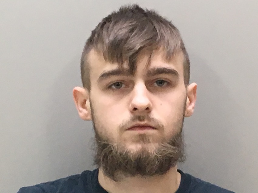 Tyler Poole, de Hermitage, Tennessee, est suspect dans la fusillade en voiture contre l'ancienne maison du pasteur Greg Locke à Mt. Juliet.