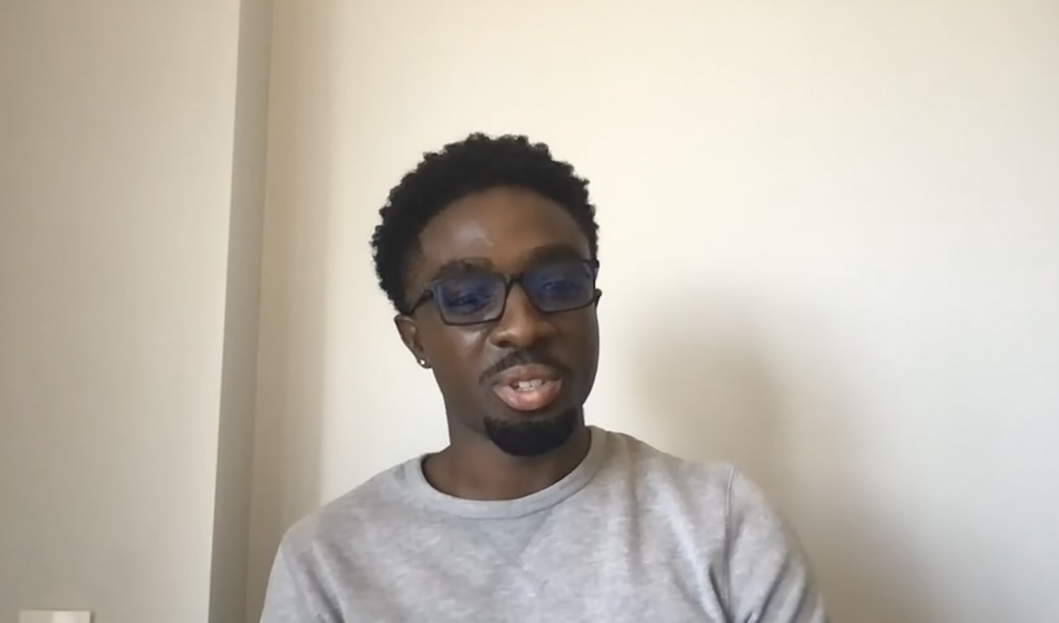 La star de "Stranger Things" révèle qu'il a pris la foi et la fréquentation de l'église au sérieux et qu'il a arrêté les réseaux sociaux : "rajeunissant"