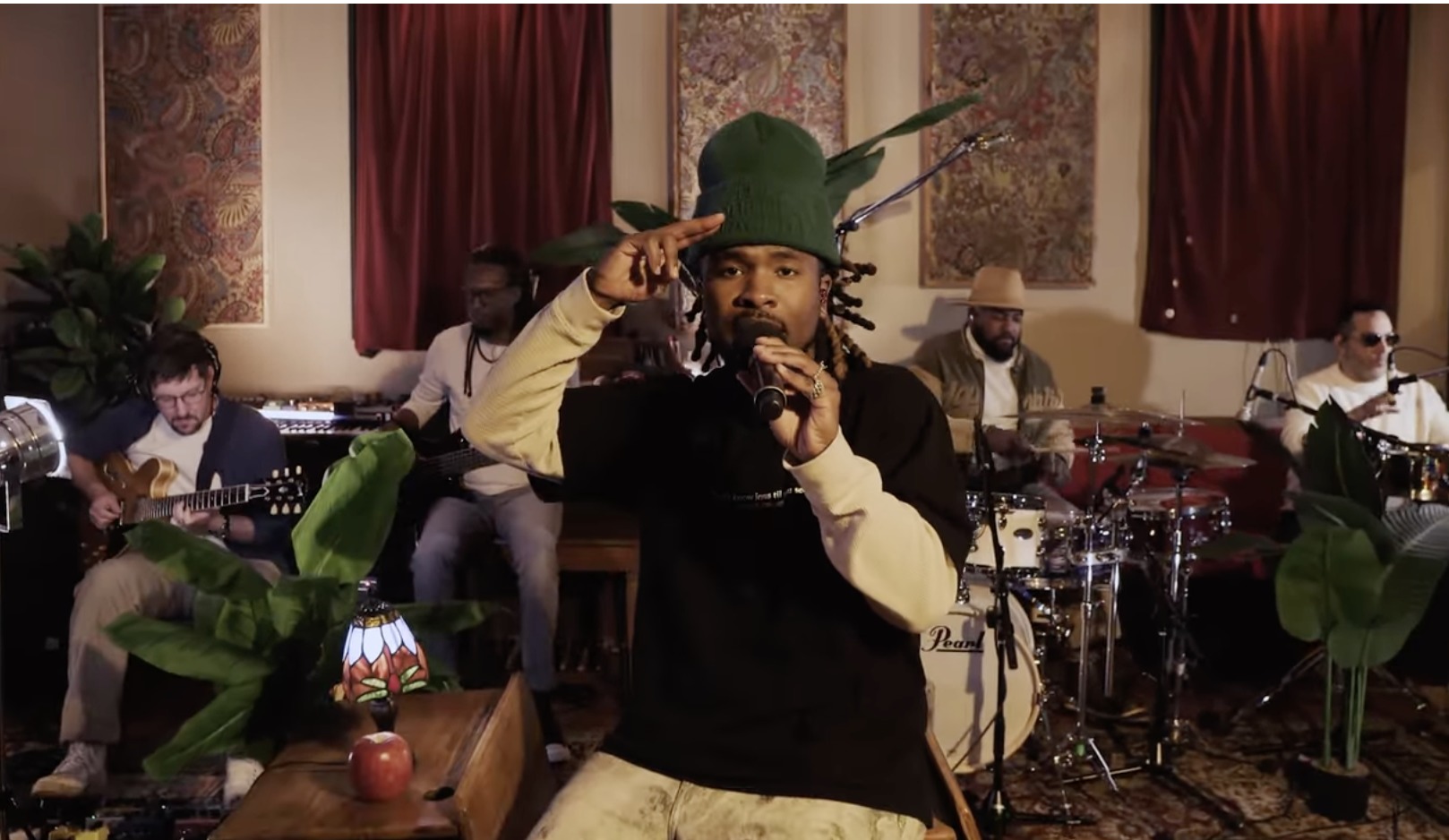 Le rappeur chrétien nobigdyl déclare que la chanson Instagram restreinte contrastant avec Jésus et Allah pour avoir violé la « loi locale »