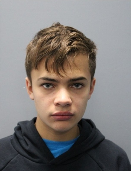 Un adolescent accusé d'avoir planifié une fusillade dans une église de Floride fait face à des accusations de pédopornographie