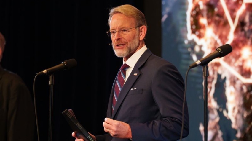 Le président du FRC, Tony Perkins, s'exprime lors du rassemblement national 2026 du Family Research Council pour la prière et le repentir au Musée de la Bible à Washington, DC, le 4 février 2026.
