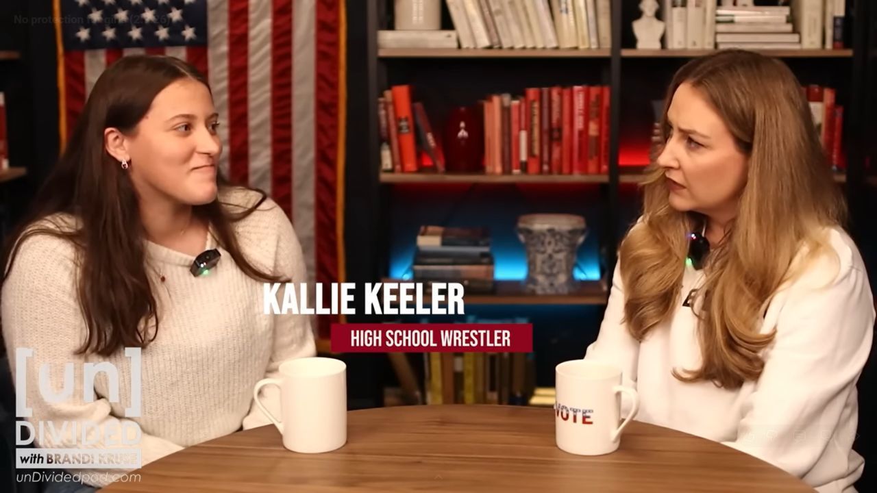 Une lutteuse affirme que son adversaire l'a agressée sexuellement, l'école a retardé le signalement de l'incident