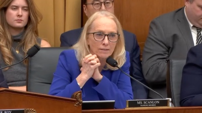La représentante Mary Gay Scanlon, D-Pa., a déploré l'influence de 