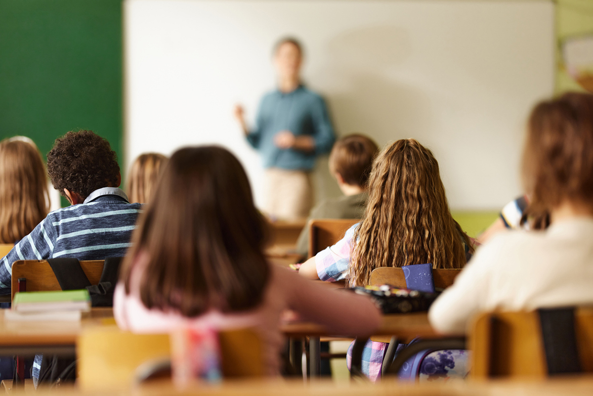 Le plan de cours du collège indique aux élèves que ICE utilise des méthodes « délicates et complexes » tactiques violentes': rapport